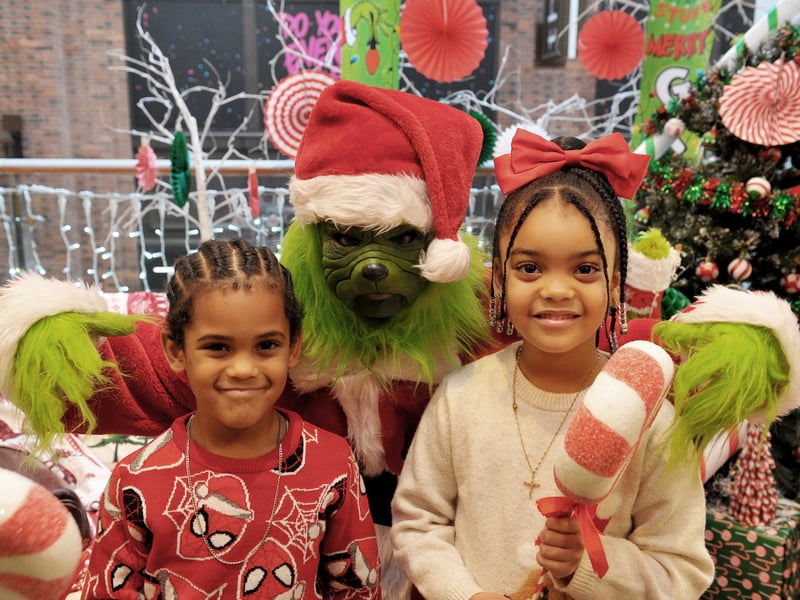 The Christmas Grouch imeets sisters Damaris and Aviana Depaauw from Halton Moor.
