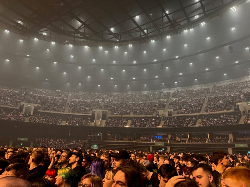 The Hydro was completely sold out for the gig.