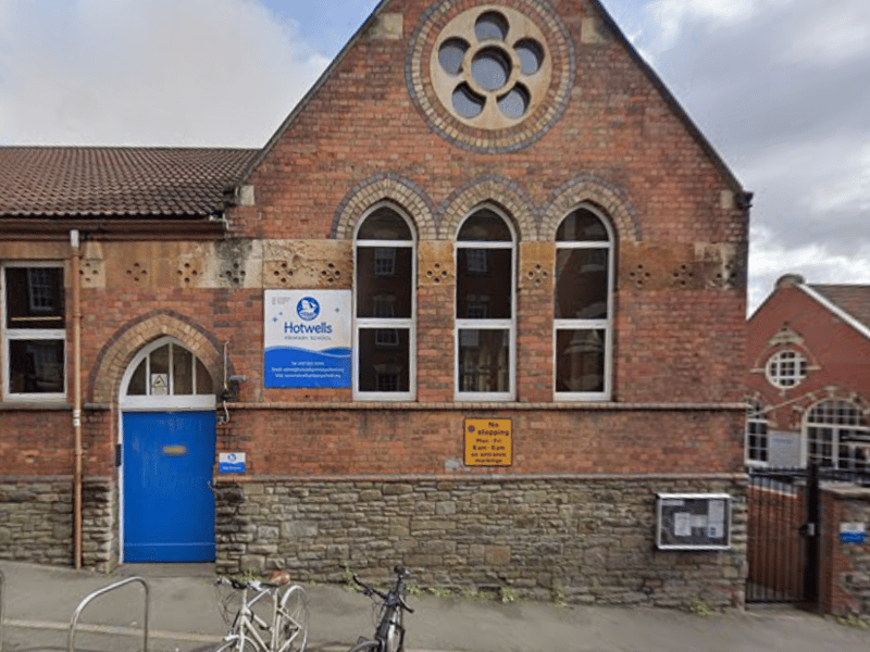 Hotwells Primary School, located on Hope Chapel Hill, achieved an average score of 110 in reading and 105 in maths. 73% of pupils met the expected standards in KS2 and 18% achieved a higher standard. Current Ofsted rating: Good.
