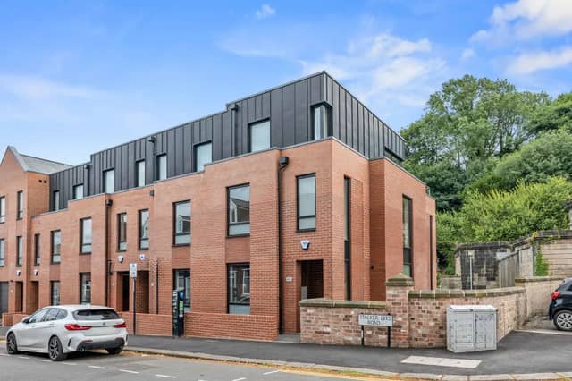 Countless Sharrow residents will have wanted a look inside these new build mews houses on Stalker Lees Road ever since construction began in 2021. Take a look inside one that has hit the market for £575,000 from estate agents eXp World UK.