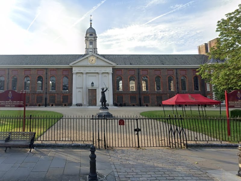 There were 188 survey forms sent out to patients at the Royal Hospital Chelsea in London. The response rate was 47%, with 86 patients rating their overall experience. Of these,  97% said it was very good and 2% said it was fairly good.