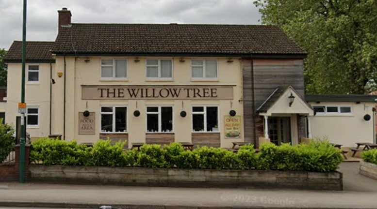Located on Nottingham Road in New Basford, the Willow Tree Inn is a traditional pub, which serves up ‘pub grub’ classics. Customers have praised the staff for being friendly and welcoming, providing excellent service and delicious meals.