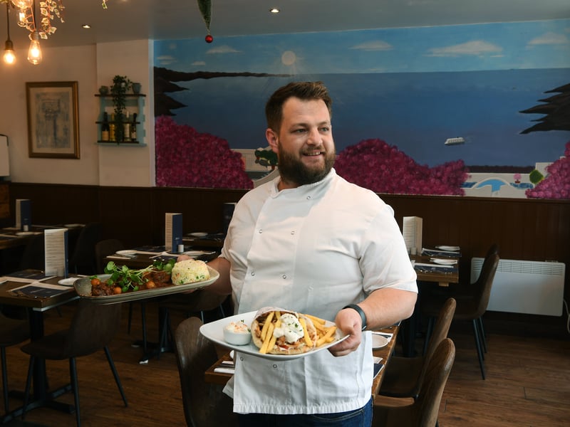 Zorbas Bar & Grill in Cross Gates has a 4.5* rating from 525 reviews. A Tripadvisor reviewer said: “We had a wonderful meal which was very tasty and fresh. The appetiser of pizza and dips was a welcome extra, while we decided on drinks. Great service for the staff.”