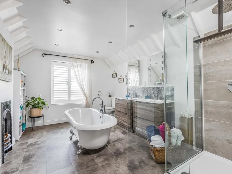 This home is on the market for £899,950 and it is being sold with Sarah Oliver Property. 