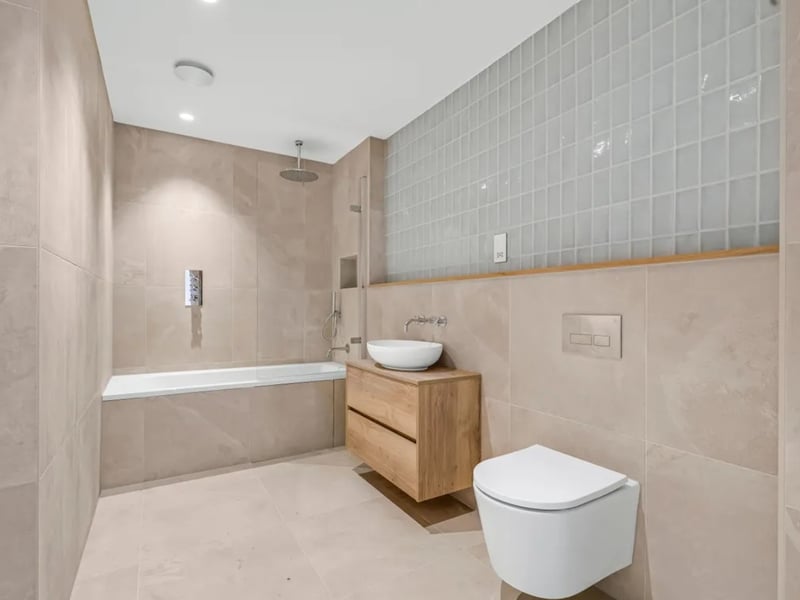 This home is being sold for £930,000 and it is being sold with Fine and Country - Drayton. 