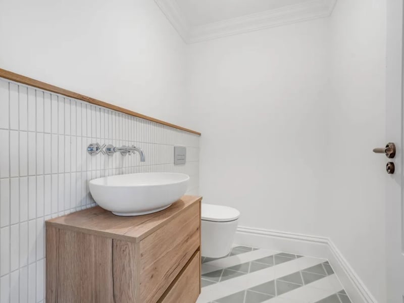 This £930,000 home comes with exceptionalviews of Southsea. 