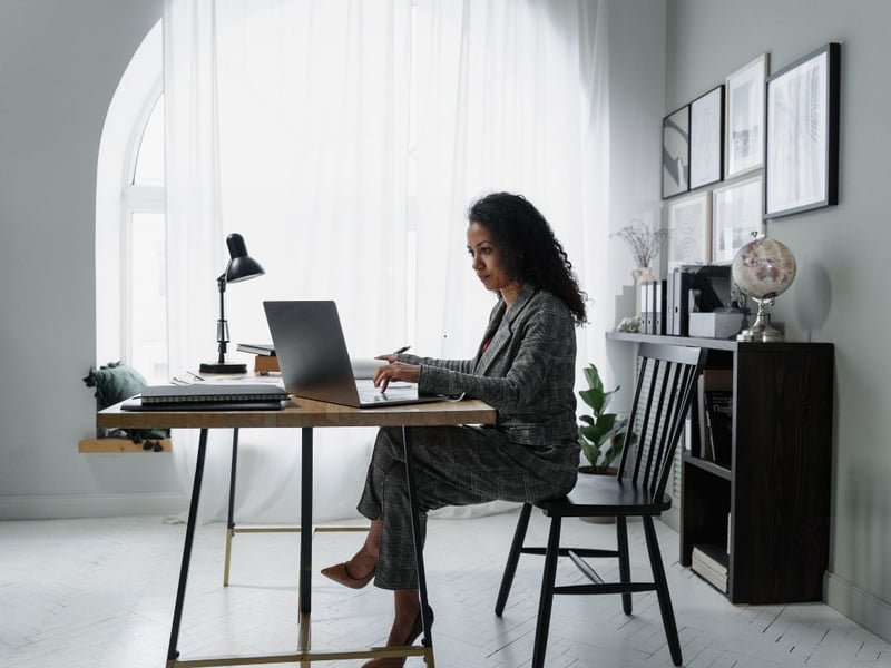 In ninth place are user experience (UX) designers, who earn an average salary of £46,000.