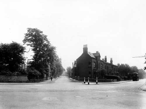 The junction of St Michael's Road and Cardigan Road, seen from North Lane in June 1949.