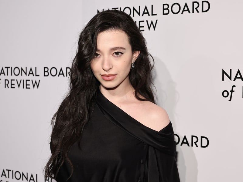 Formerly the favourite, Mikey Madison has dropped down to 4/5 second favourite for her leading role in 'The Florida Project' director Sean Baker's new film, 'Anora'. She plays an exotic dancer who bcomes romantically involved with the son of a Russian oligarch, angering his powerful (and terrifying) parents. 