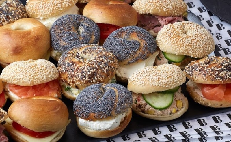 B Bagel is a London-based bakery which specialises in bagels. B Bagel has six shops across London, including in the likes of Soho, Chelsea and Camden. Bagels are freshly baked, and bagel ‘platters’ can also be purchased to share with others!
