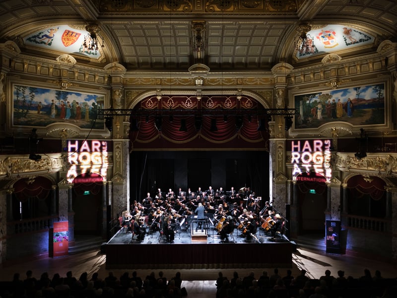 Throughout its history, the Harrogate Music Festival has hosted some of the most distinguished names in music, such as the HallΓ© Orchestra, the Royal Liverpool Philharmonic Orchestra, and celebrated soloists like violinist Nicola Benedetti and pianist Lang Lang. As well as its high-calibre performances, the festival is recognized for its commitment to fostering new talent and supporting young musicians through educational initiatives and outreach programs.