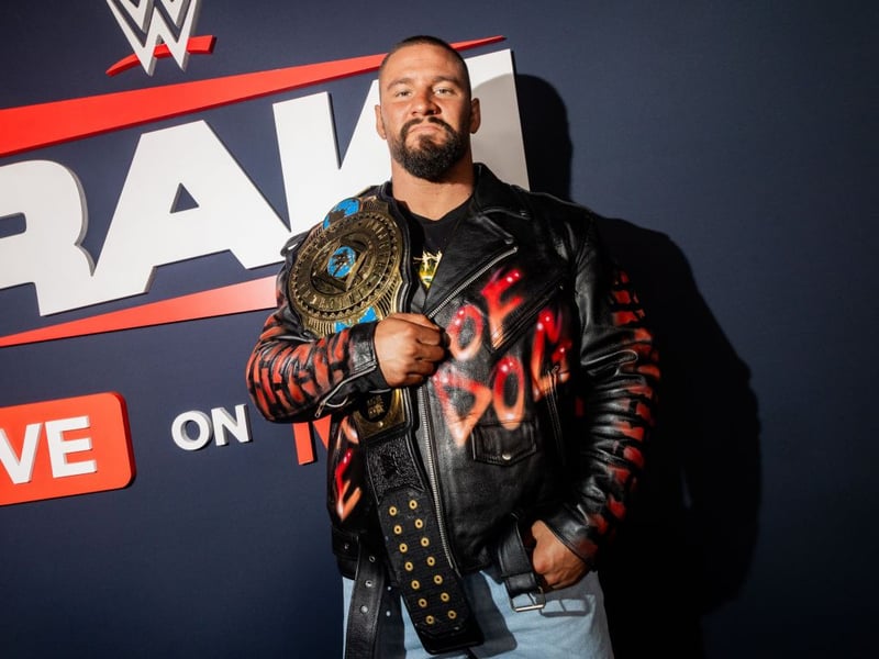 Breakker is the "powerhouse" favourite. Labeled the "whiteboard favourite" by internal creative leaks, Bron has been on a tear since the Netflix era began. Even with a scheduled title match against CM Punk in early January, the odds suggest that win or lose, Breakker is destined for a massive showing in the Rumble to solidify his status as the new face of WWE.