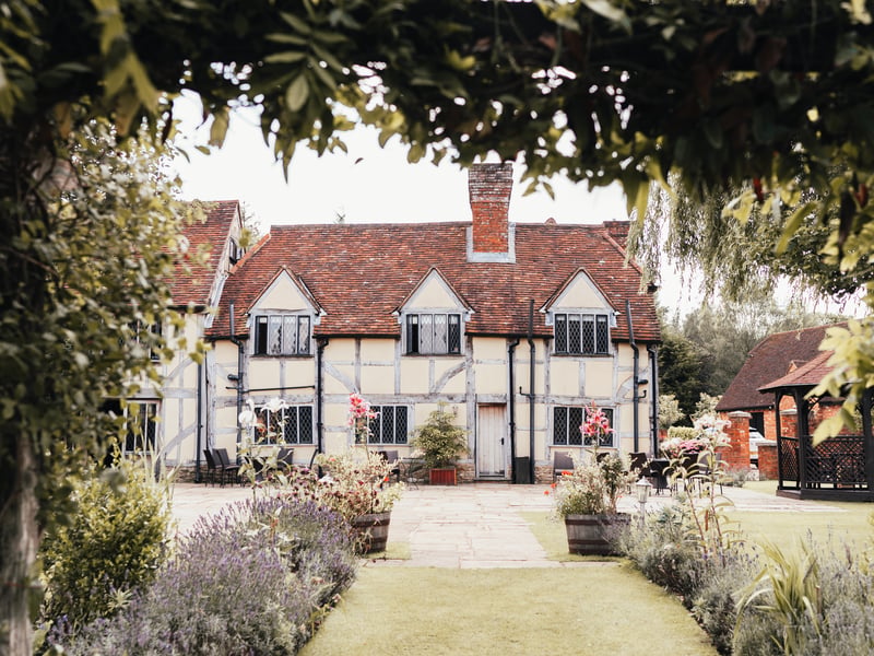 Cain Manor, Hampshire, is a charming wedding venue that has been recognised by Hitched.co.uk. The venue has two ceremony spaces: The music room or the gardens, both of which offer a magical setting to tie the knot. 


Picture Credit: Suzy Elizabeth Photography
