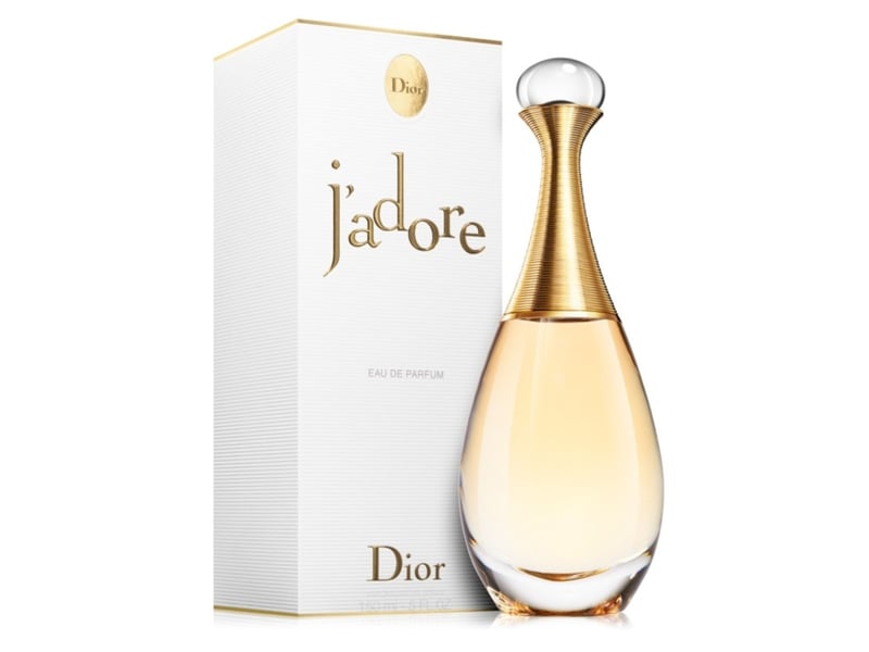 Classic scent Dior J'adore bags eighth spot. Launched in 1999, it unites essence of ylang-ylang with its floral-fruity notes; essence of Damascus Rose from Turkey and blend with a rare duo of Jasmine Grandiflorum from Grasse, and Indian Sambac Jasmine with fruity and voluptuous sensuality.