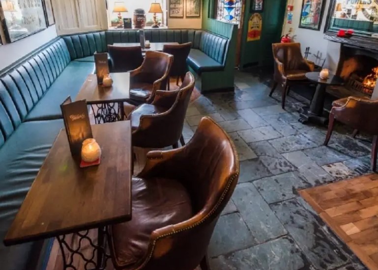 The Hillside in County Down has a 4.3* rating from 825 reviews. An OpenTable reviewer said: “Fantastic food and excellent service. Best place to go for a catch up with friends or a celebratory meal. Food is always incredible and service is always fast with lovely people working there. Always a go to choice for going out for a nice meal.”