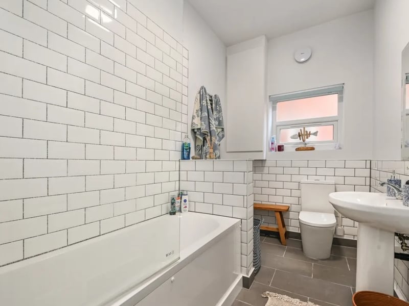 This home generates £94,000 in income a year making it a brilliant investment.