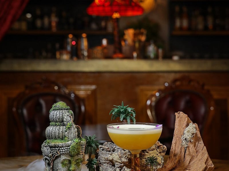 Incognito in Winchester has a 5* rating from 1,430 reviews. A TripAdvisor reviewer said: “Amazing experience with great theatrics. Great staff and choice if cocktail experiences. Atmosphere was electric and eccentric. Well worth a visit.”