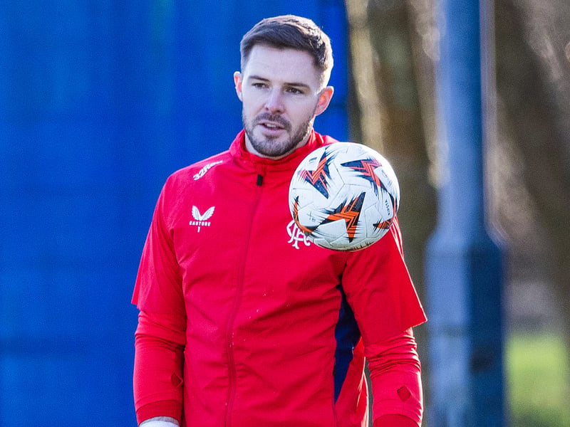 The English goalkeeper will start at Ibrox ahead of Liam Kelly.