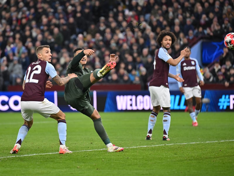 What a way to end a 14-game goal drought with an acrobatic finish, before netting again three minutes later. Led the line with pace and power. Ran out of petrol by 79 minutes and came off for Cummings. 9