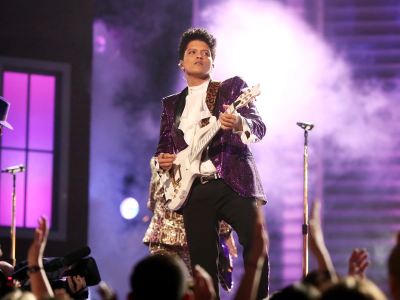Paying homage to Prince who died in 2016, Bruno Mars' set at the 2017 GRAMMY Awards, in particular his performance of That's What I Like, earned 13,175,504 views on YouTube.