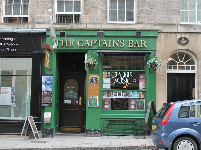 Captain’s Bar in Edinburgh has a 4.5* rating from 269 reviews. A TripAdvisor reviewer said: “Visited on a Friday night after feeling the itch for live music. Narrow pub but full of fun and character. Great musicians, folk music, modern covers etc. Most importantly, a nice relaxed atmosphere. Recommend!”