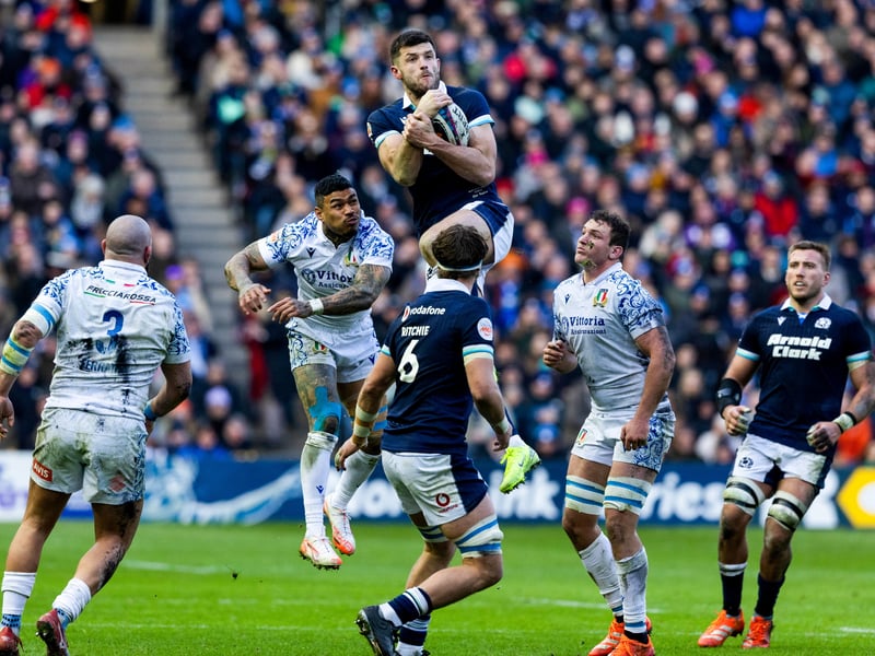 A real threat, particularly in the first half as he came into the line and linked up well with Jones and van der Merwe. Solid under the high ball. 7