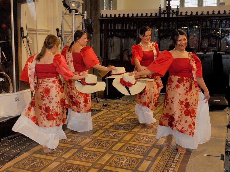 The Philipino Comunity Cultural Dance.