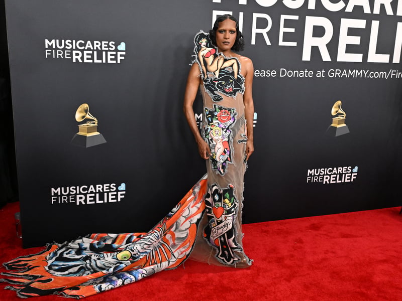 US model and photographer Richie Shazam is another celeb who decided to have a popping out of her shoulder all night. It's just not a good look. (Photo by ROBYN BECK/AFP via Getty Images)