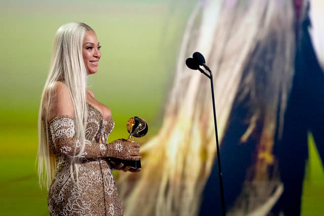 From her ground-breaking beginnings with Destiny's Child, shaping the sound of modern R&B, to her unparalleled solo career, Beyoncé has redefined pop music. Her influence is undeniable, reflected in her impressive 9.89 metric, solidifying her status as a global icon.