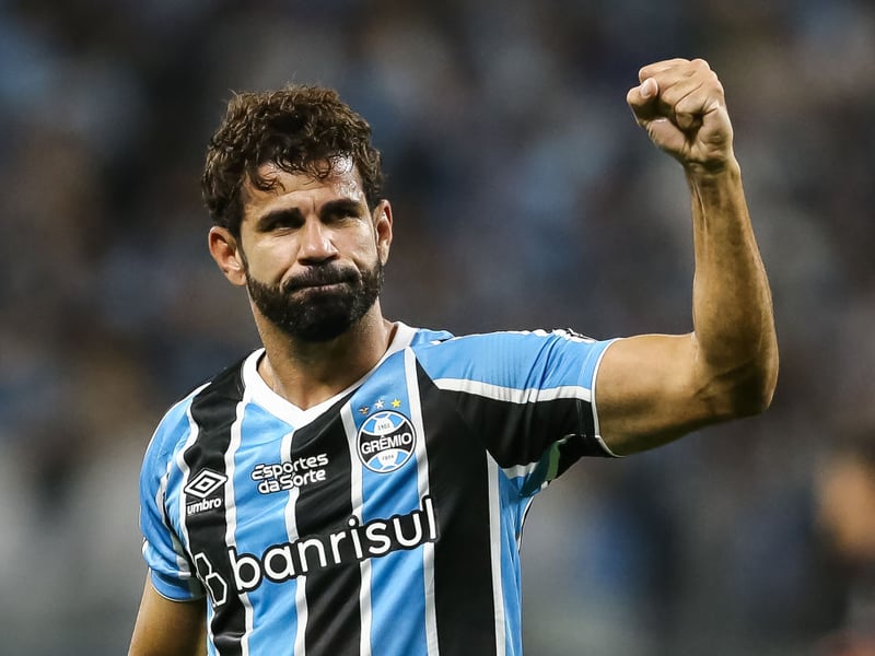 At 36, this former Chelsea and Wolves striker was recently released by Gremio. Known for his physical presence and goal-scoring prowess, he could still be an asset for clubs needing experience and leadership. Scored 53 goals in the EPL for the likes of Chelsea and Wolverhampton Wanderers.