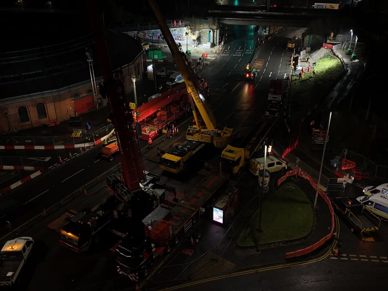 The new Wellington Road footbridge was successfully installed over the Armley Gyratory this weekend.