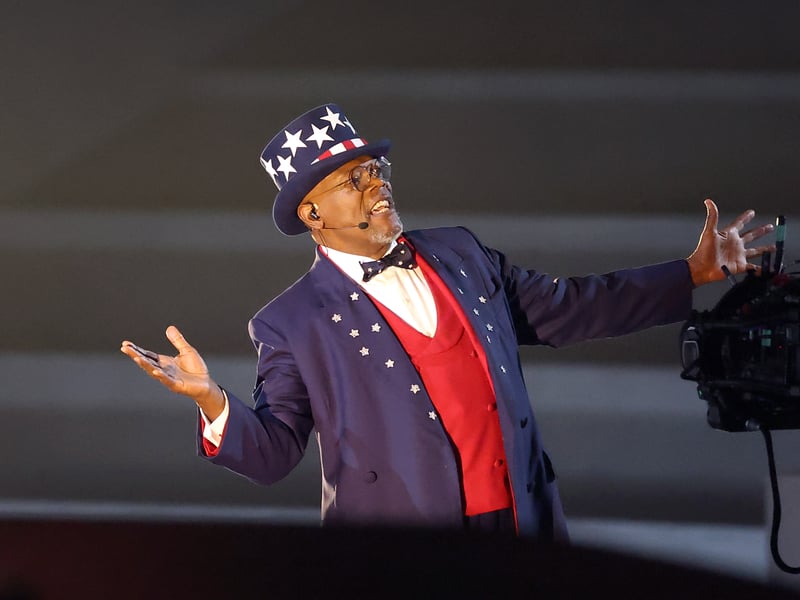 Samuel L. Jackson makes a surprise appearance during Super Bowl halftime show
