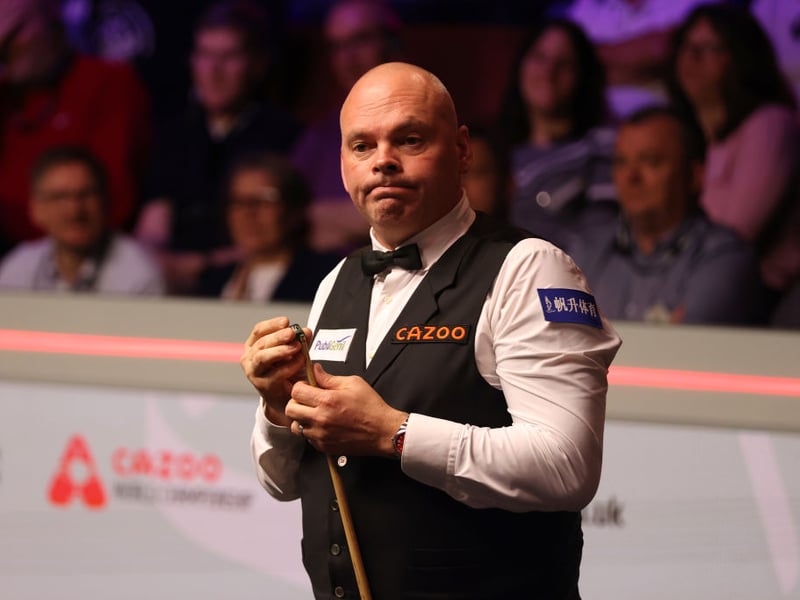 When Stuart Bingham won the 2015 World Championship he became the oldest first-time world champion in snooker history. He also became only the second player, after Ken Doherty, to have won world titles at both amateur and professional levels. The former Masters champion has banked a total of £4,086,013 over his career.