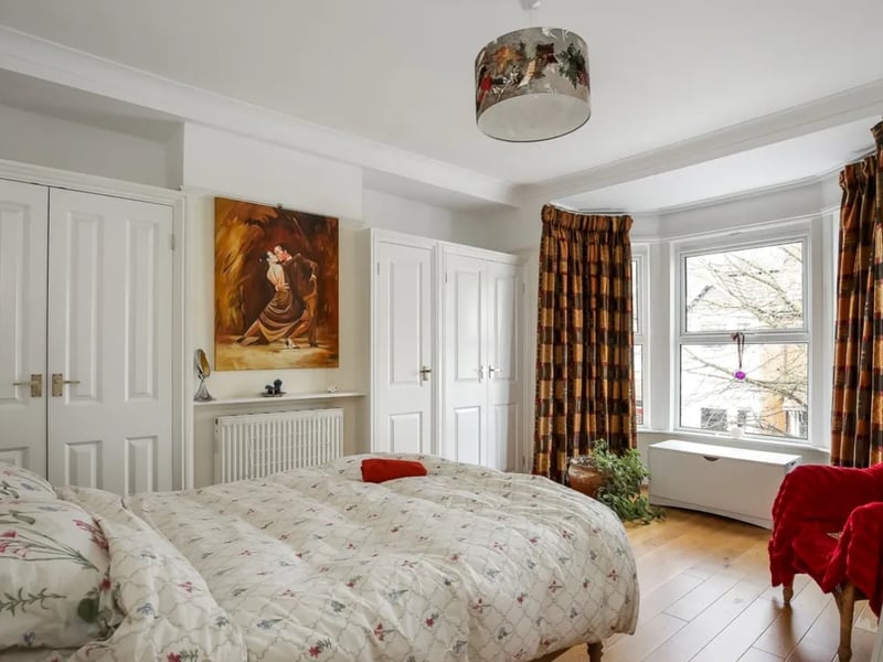 The listing says: "Early viewing of this immaculate home is strongly recommended in order to appreciate not only the accommodation but also the location on offer." 