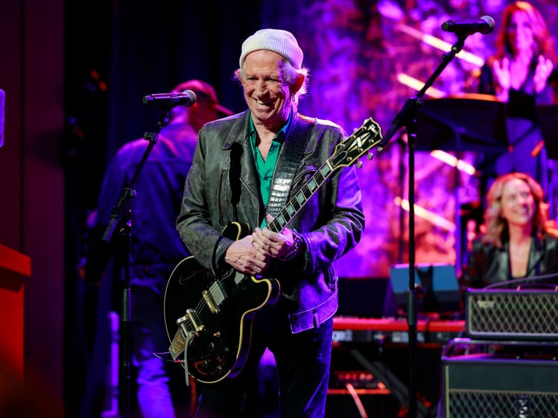 Keith Richards' fortune mirrors that of his bandmate, Sir Mick Jagger. His wealth is a direct result of his role as the co-principal songwriter and guitarist for The Rolling Stones. Their joint songwriting credits from a decades-long collaboration are a major source of their income, and he also benefits immensely from the band's colossal touring revenue. The Rolling Stones' consistent presence on the road, coupled with continuous catalogue sales and merchandise, ensures that Richards' distinct guitar style and enduring legacy have made him a crucial part of the band's financial success.