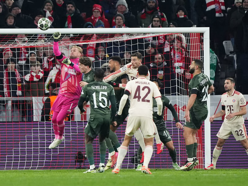 The Danish goalkeeper made a number of excellent saves and was so unlucky the winning goal. Rock-solid throughout. 9