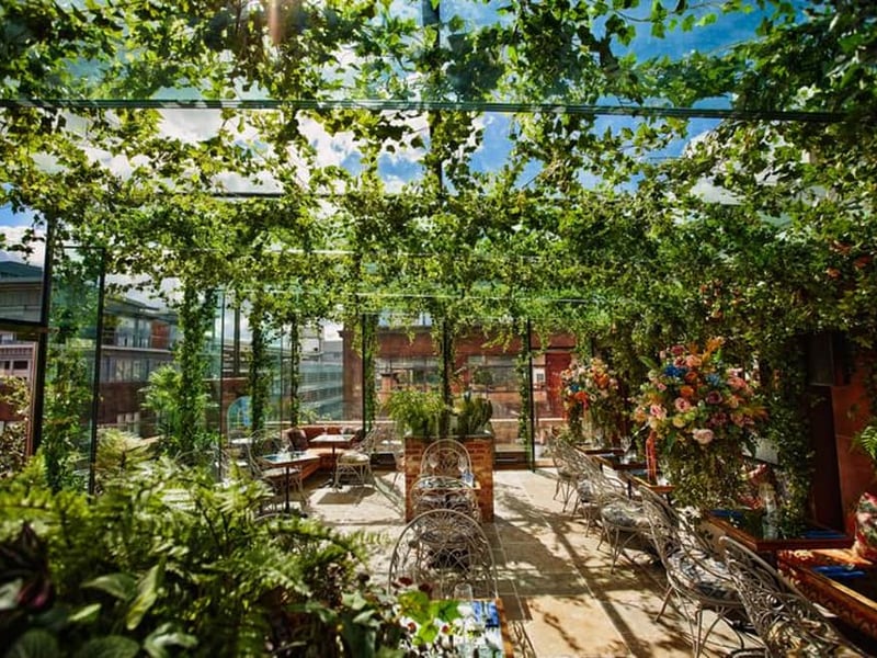 This tranquil rooftop bar and restaurant is located within the House of Gods Hotel in the Merchant City. One reviewer complemented the venue on its cocktails.