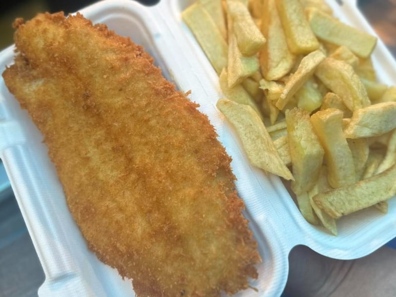 Marina Fish and Chips is a popular local chippy serving up crispy battered fish, golden chips, and all the classic takeaway favourites that keep East End customers coming back. 416 Duke Street, Glasgow G31 1PX. 