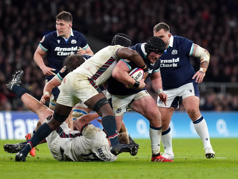 Another big shift from the tighthead who had a formidable opponent in Ellis Genge. Honours just about even. 6