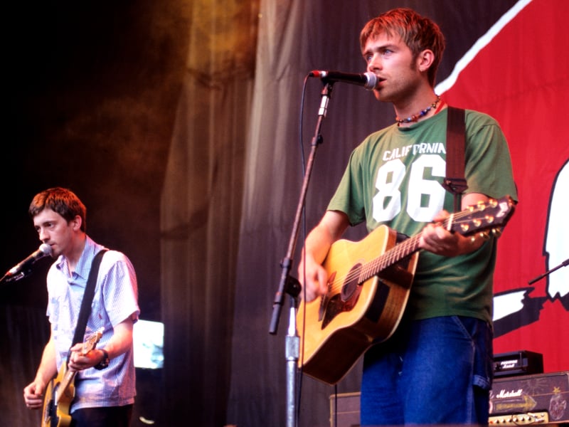 Blur’s Parklife became the ultimate expression of the Britpop movement. With songs like 'Girls & Boys' and the title track Parklife, Blur captured the essence of British life in the '90s. Their witty lyrics, jangly guitars, and infectious energy ensured the album’s place as a defining work of the decade, and Blur’s music continues to be a favourite for Britpop fans and playlists alike.