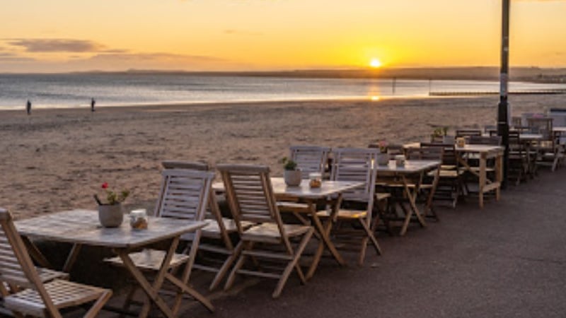 The Beach House in Edinburgh is a cafe situated right on the beach. Its picturesque location serves as a great view while enjoying delicious food. The Beach House has received praise for its pancake selection. 