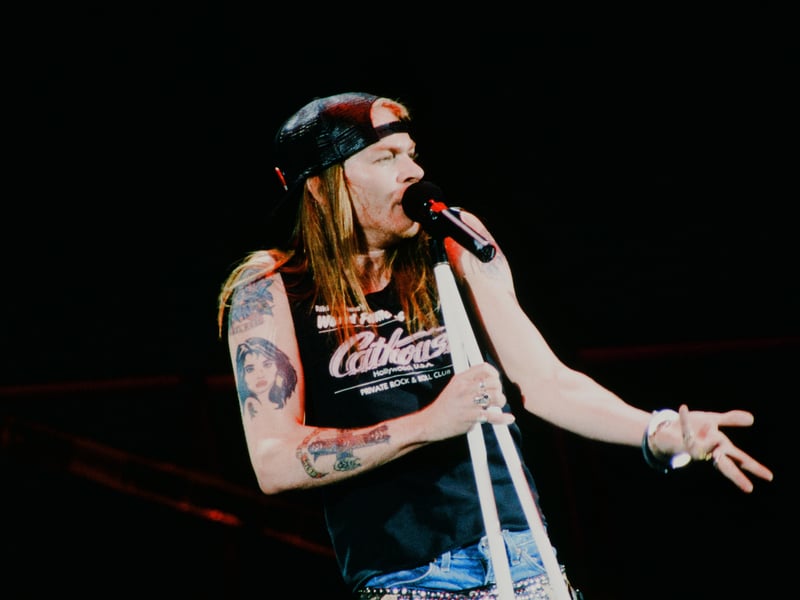 With the release of 1991's double albums Use Your Illusion, Guns N’ Roses cemented their place as one of the biggest rock bands of all time. Featuring iconic tracks like November Rain and Don't Cry, the albums showcase the band’s epic rock anthems and raw, emotional depth. The combination of power ballads and hard rock continues to make these albums a favourite for both old fans and new listeners.