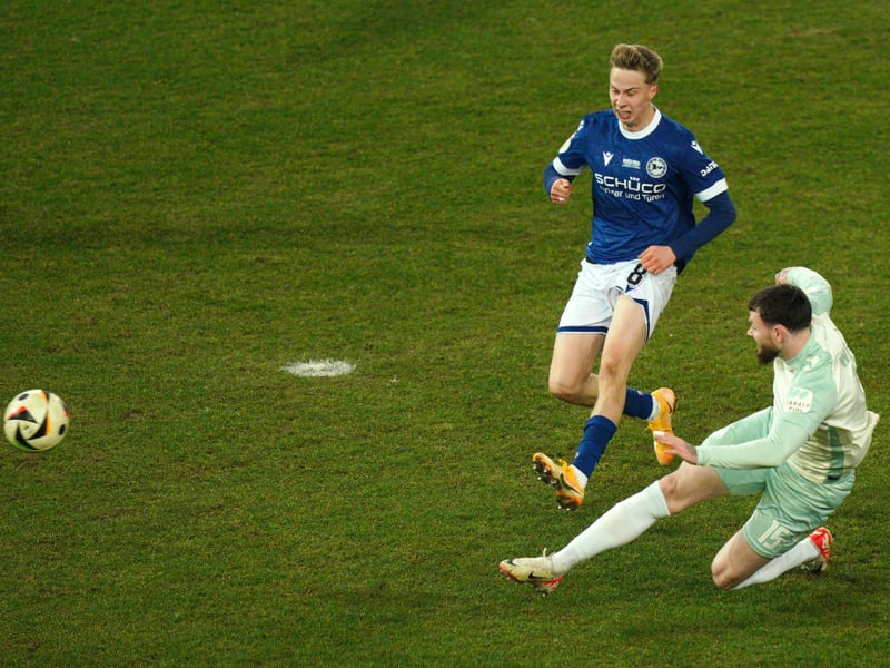 Once signed by RB Leipzig in a deal worth £13million, the Kirkcaldy born forward has had somewhat of a nomadic career, playing for a total of 11 clubs at the age of just 27. Capped 12 times by Scotland, Burke currently features in the Bundesliga for Werder Bremen on a semi-regular basis.
