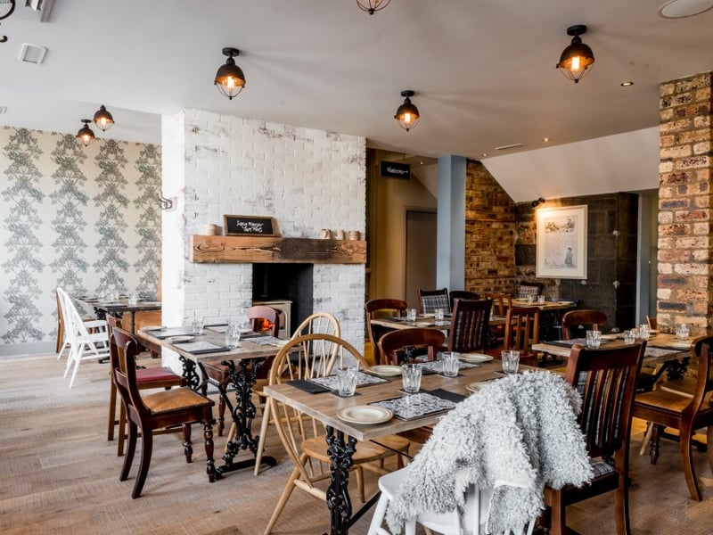 The award-winning gastropub serves up delicious pies, its steak pie is recommended to enjoy alongside a Scottish ale.