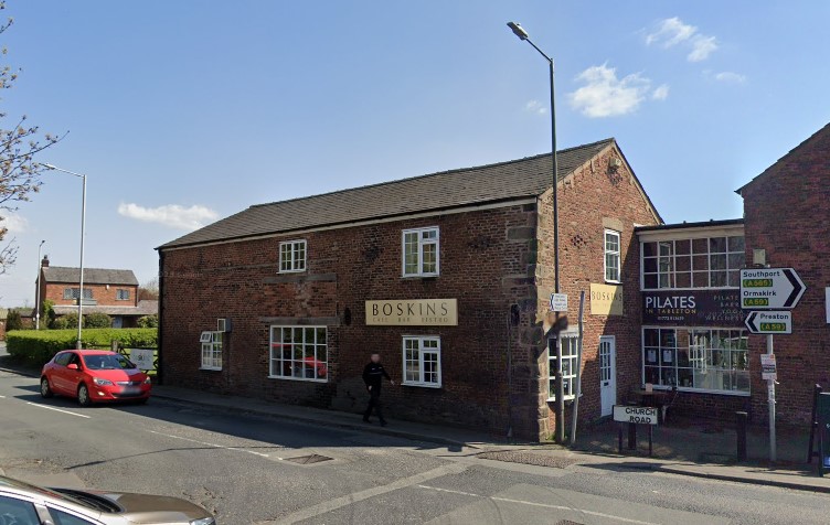 The Boskins, Preston, PR4 6UP | 4.5 out of 5 (290 Google reviews) | "Excellent food, great service and lovely atmosphere."