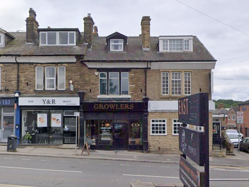 Pudsey residents are fiercely protective of Growlers. It’s a go-to for many Loiners specifically for their "banging" hot pies and the legendary meat and potato options that have fed the community for years. 🥧 Address: 161 Richardshaw Lane, Pudsey, LS28 6AA