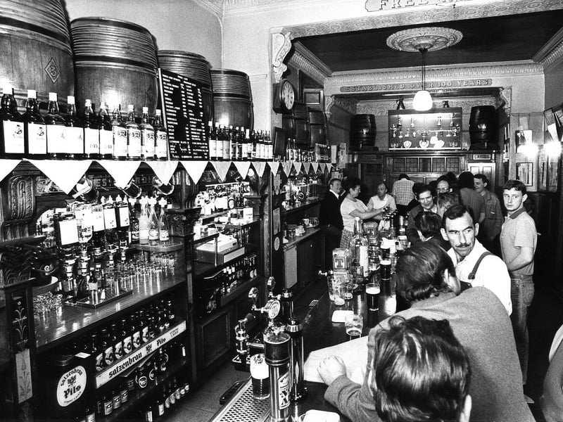 Stewart's Bar, Drummond Street, Edinburgh in 1987
