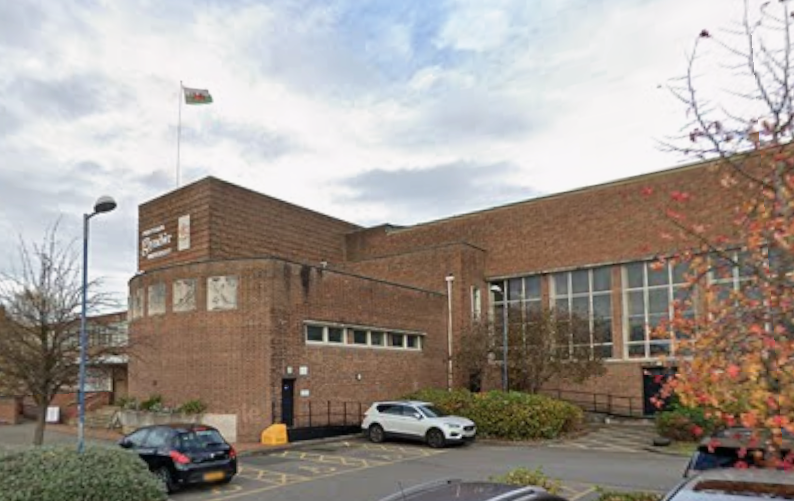 Wrexham University is centred around Wrexham, in northeast Wales. The Guardian ranked it 111th overall in the UK.
It was given a score of 90.1 out of 100 for student satisfaction, when it came to the teaching they had received there.