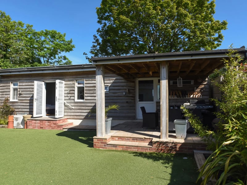 Air Maison has a four-person strong team, all with experience in the industry. There is always someone on hand to speak to guests to ensure their visits run smoothly.