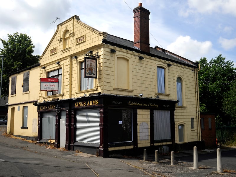 The Kings Arms on Stocks Hill, a pub where locals enjoyed a drink for over a century. Closed in the summer of 2008.